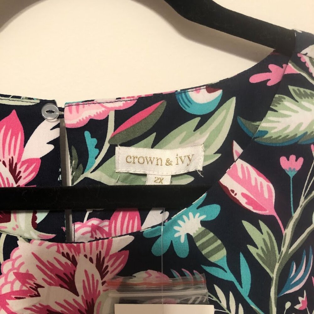 NWT - Crown & Ivy floral top - size 2X - Picture 4 of 11